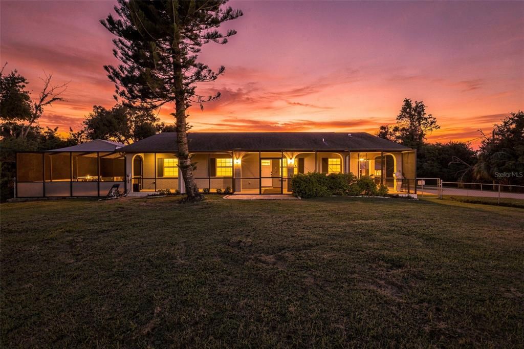 En Venta: $729,000 (3 camas, 2 baños, 1600 Pies cuadrados)