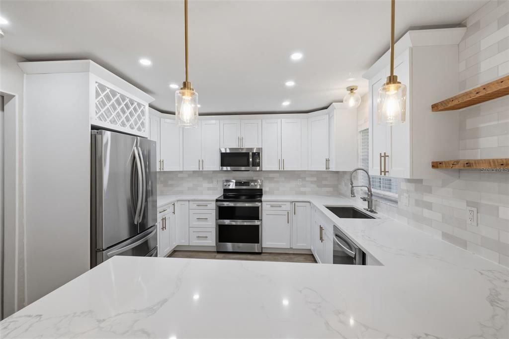 En Venta: $729,000 (3 camas, 2 baños, 1600 Pies cuadrados)
