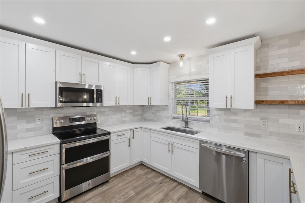 En Venta: $729,000 (3 camas, 2 baños, 1600 Pies cuadrados)