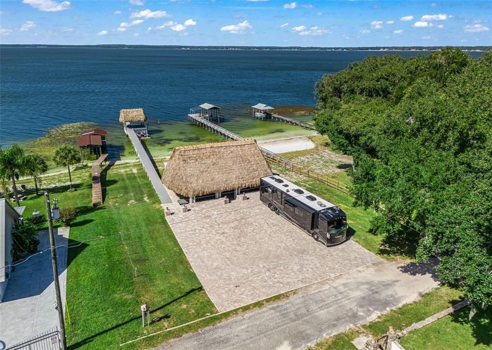 На продажу: $999,999 (3 спален, 2 ванн, 1463 Квадратных фут)
