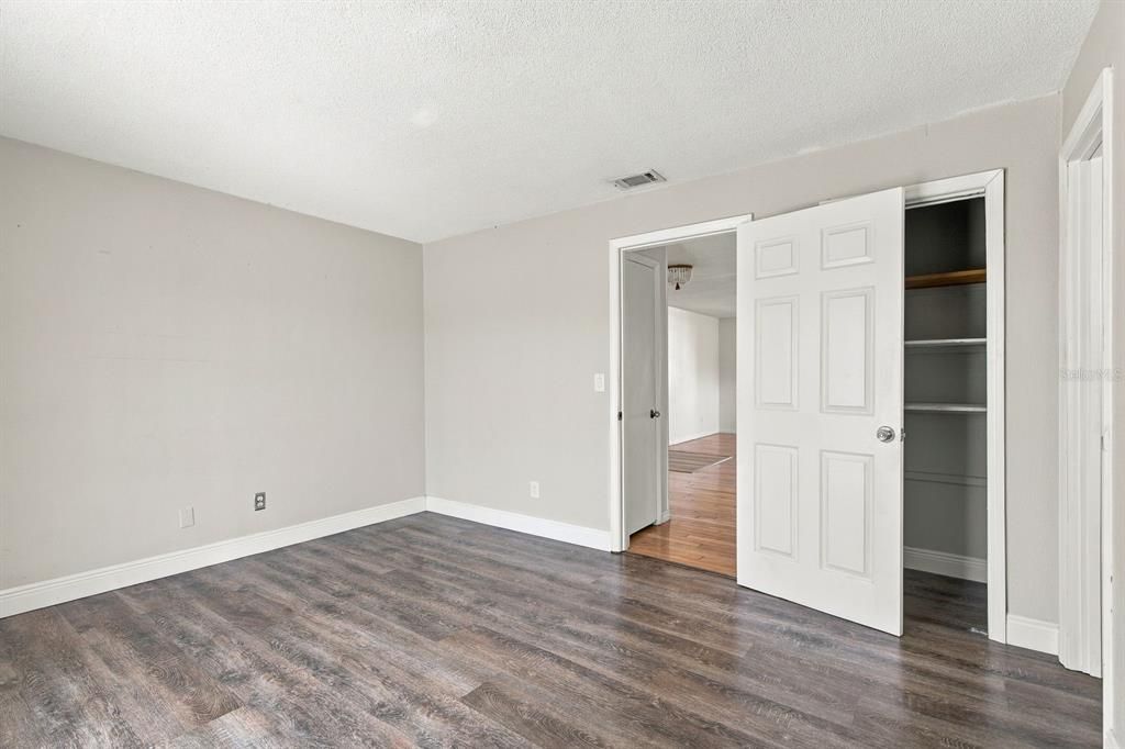 For Sale: $165,000 (1 beds, 1 baths, 850 Square Feet)