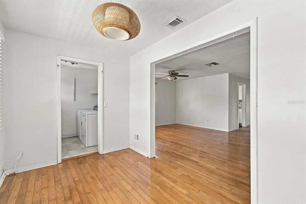 For Sale: $165,000 (1 beds, 1 baths, 850 Square Feet)