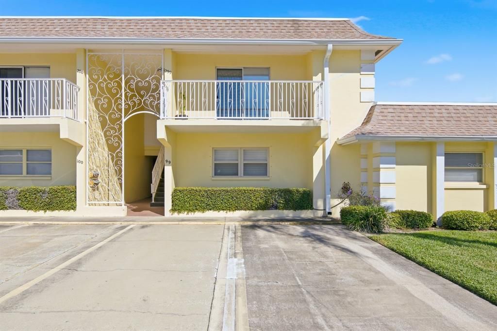 For Sale: $165,000 (1 beds, 1 baths, 850 Square Feet)