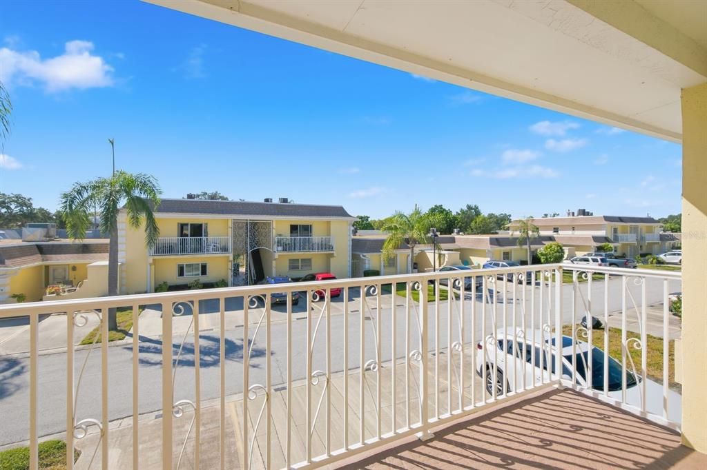 For Sale: $165,000 (1 beds, 1 baths, 850 Square Feet)