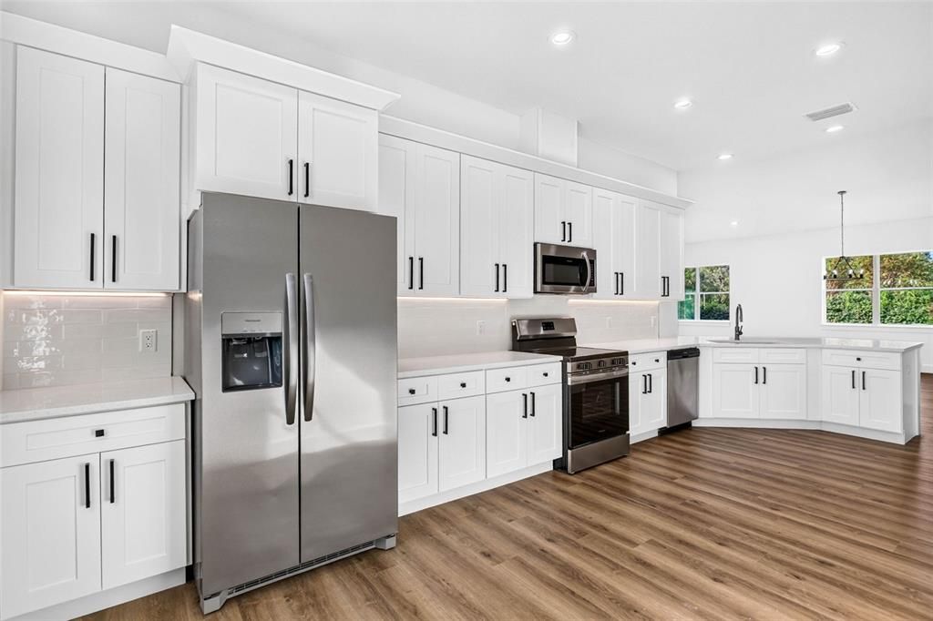 На продажу: $499,900 (4 спален, 3 ванн, 2112 Квадратных фут)