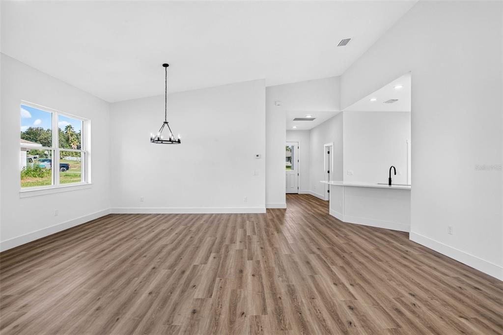 На продажу: $499,900 (4 спален, 3 ванн, 2112 Квадратных фут)