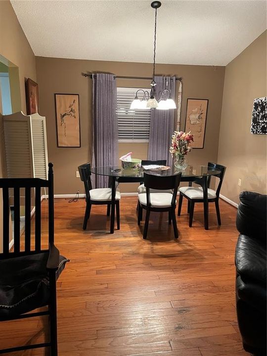 На продажу: $380,000 (3 спален, 2 ванн, 1507 Квадратных фут)