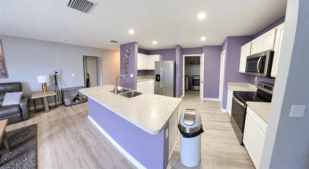 For Sale: $291,000 (4 beds, 2 baths, 1814 Square Feet)
