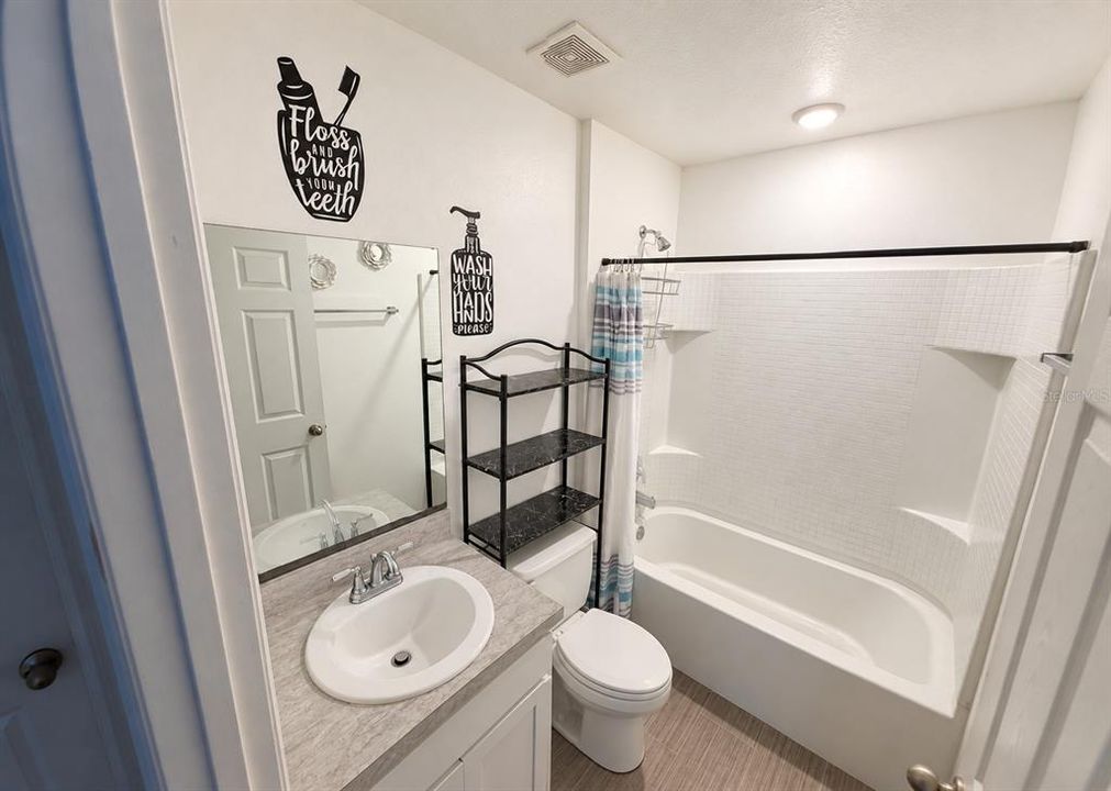 For Sale: $291,000 (4 beds, 2 baths, 1814 Square Feet)