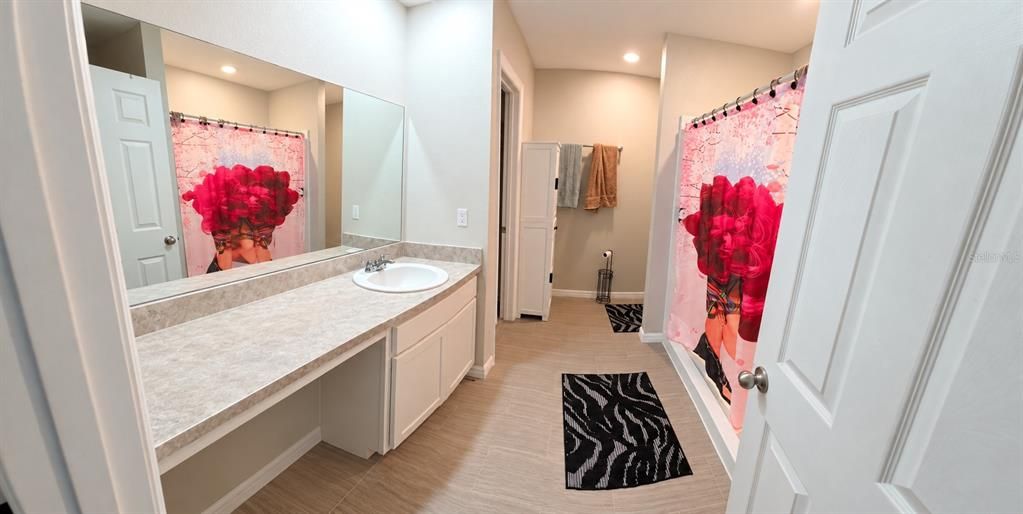 For Sale: $291,000 (4 beds, 2 baths, 1814 Square Feet)