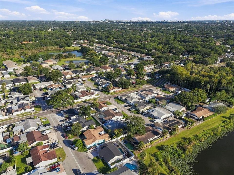 На продажу: $400,000 (4 спален, 2 ванн, 1236 Квадратных фут)