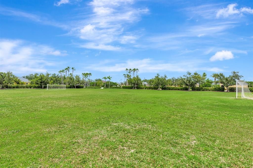 En Venta: $424,900 (3 camas, 2 baños, 1766 Pies cuadrados)