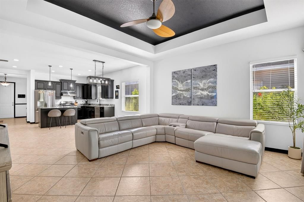 En Venta: $424,900 (3 camas, 2 baños, 1766 Pies cuadrados)