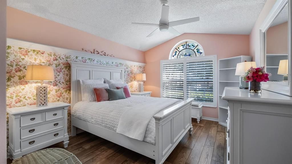 For Sale: $369,000 (3 beds, 2 baths, 1466 Square Feet)
