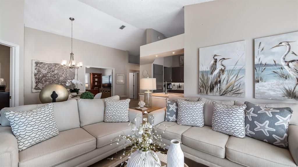 For Sale: $369,000 (3 beds, 2 baths, 1466 Square Feet)