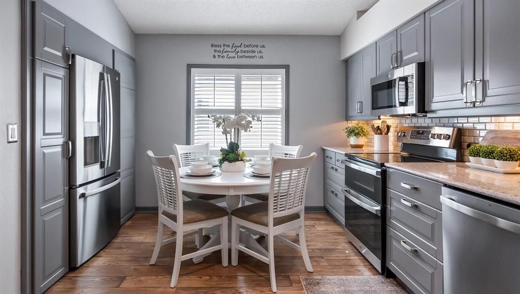 For Sale: $369,000 (3 beds, 2 baths, 1466 Square Feet)