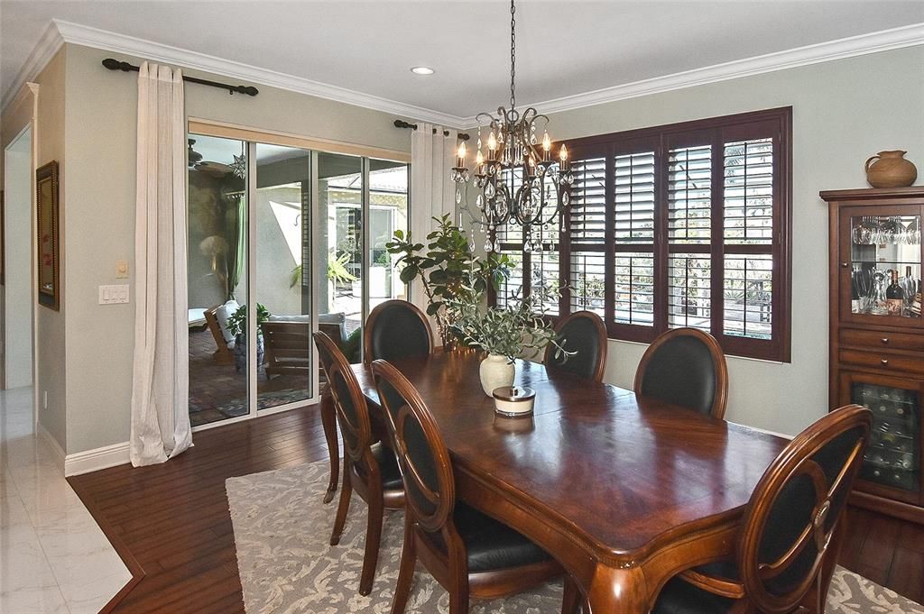 En Venta: $729,900 (3 camas, 2 baños, 2380 Pies cuadrados)
