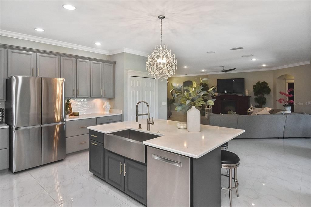 En Venta: $729,900 (3 camas, 2 baños, 2380 Pies cuadrados)