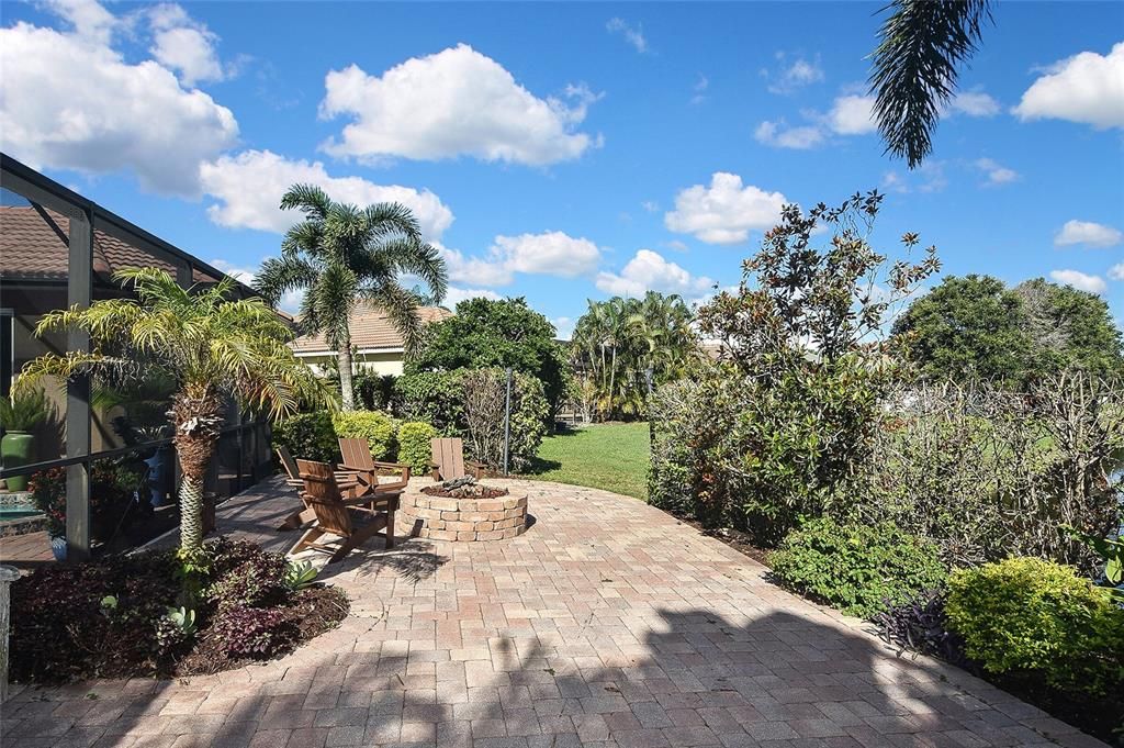 En Venta: $729,900 (3 camas, 2 baños, 2380 Pies cuadrados)