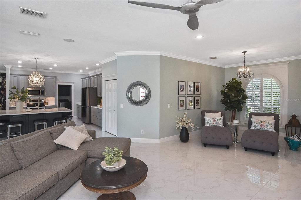 En Venta: $729,900 (3 camas, 2 baños, 2380 Pies cuadrados)