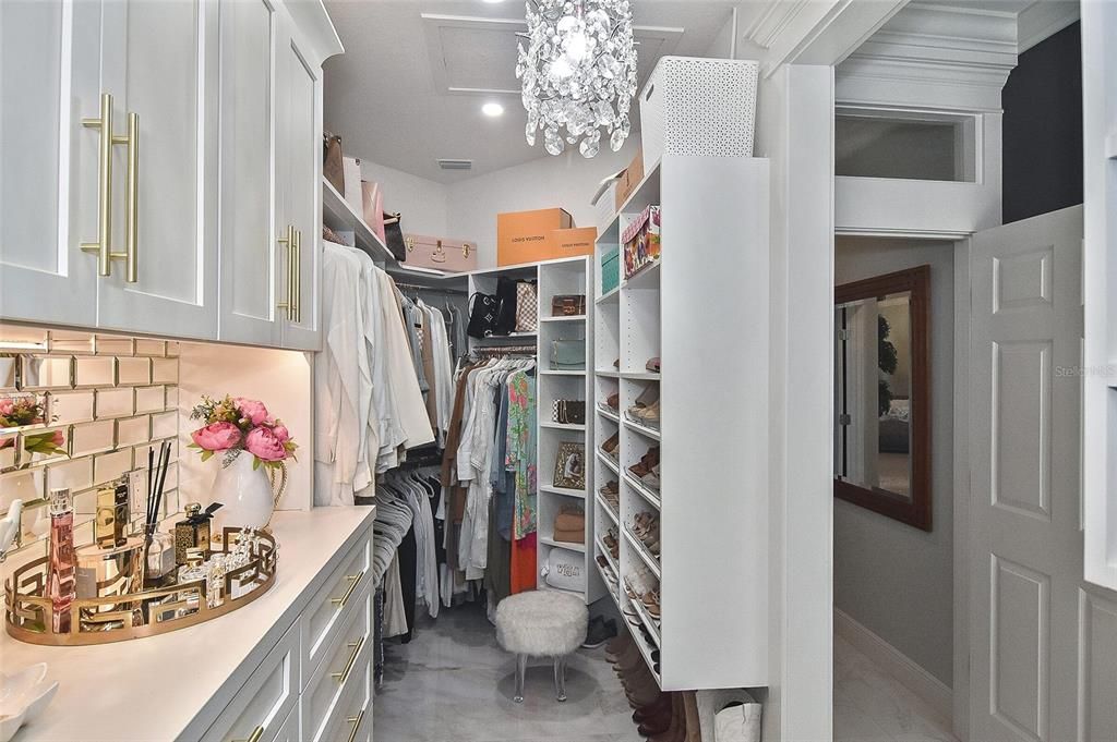 En Venta: $729,900 (3 camas, 2 baños, 2380 Pies cuadrados)