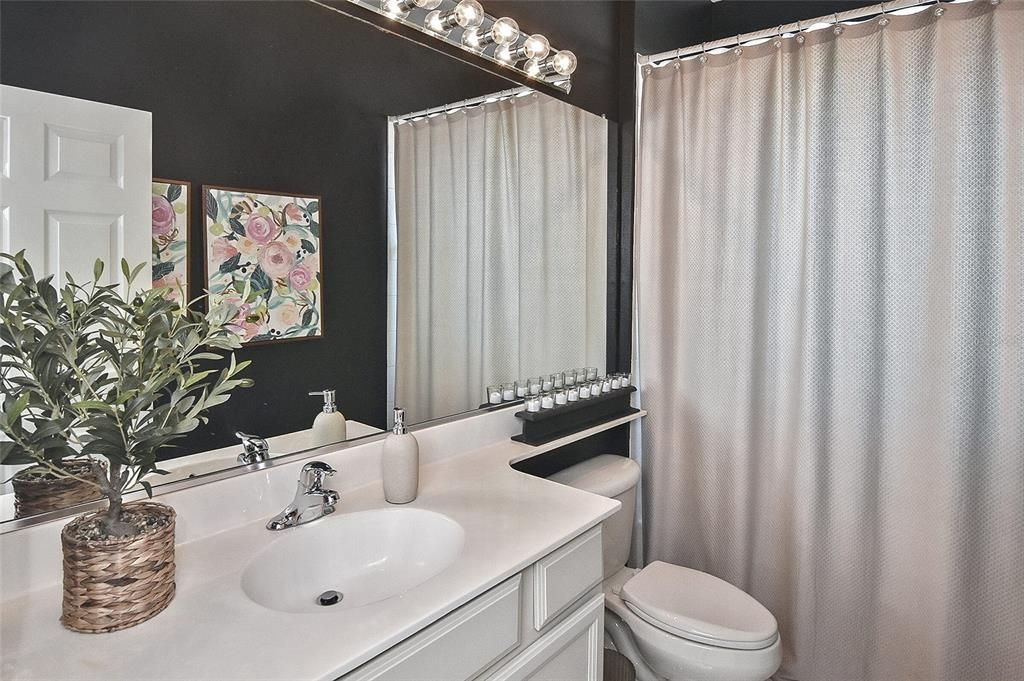 En Venta: $729,900 (3 camas, 2 baños, 2380 Pies cuadrados)