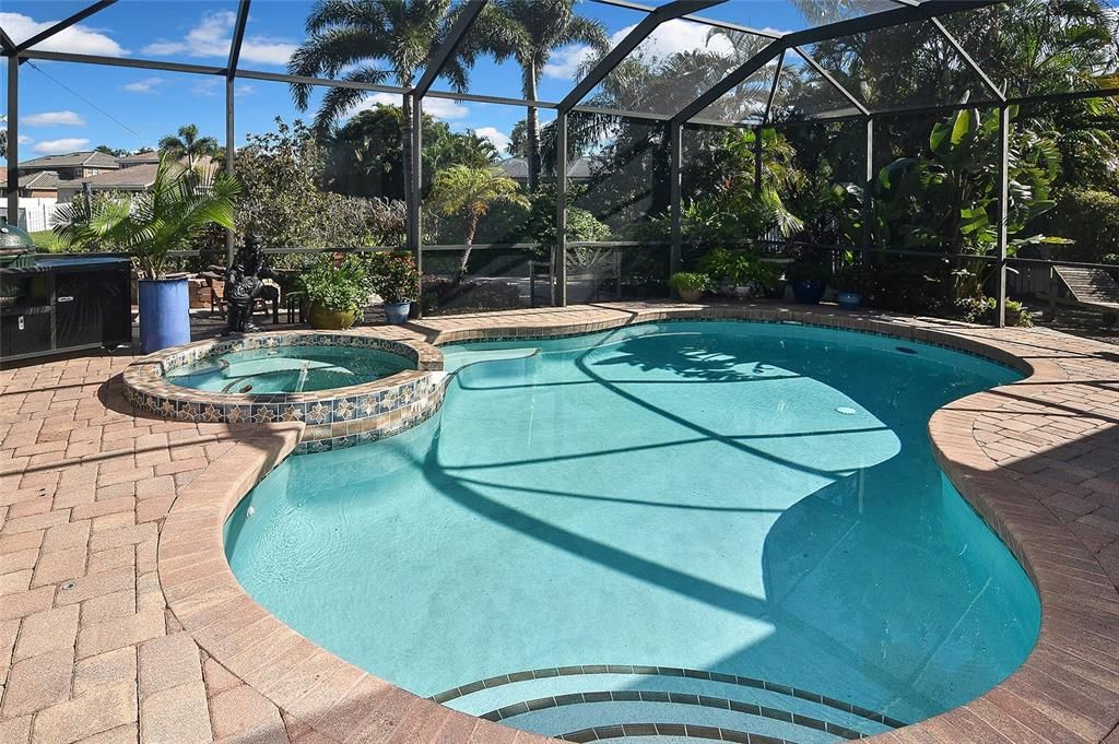 En Venta: $729,900 (3 camas, 2 baños, 2380 Pies cuadrados)