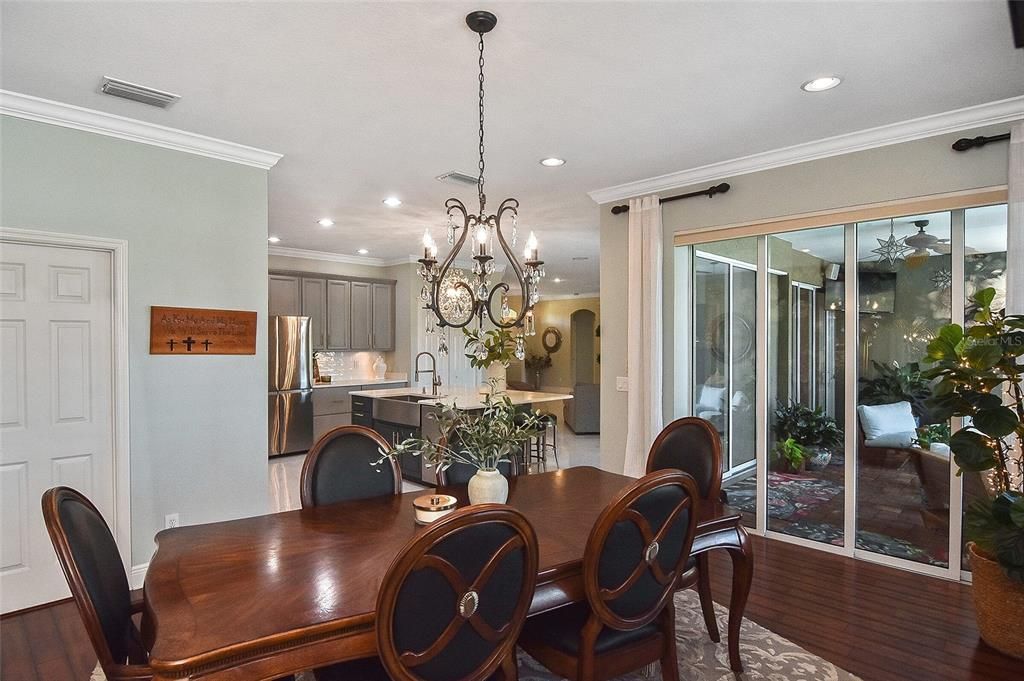 En Venta: $729,900 (3 camas, 2 baños, 2380 Pies cuadrados)