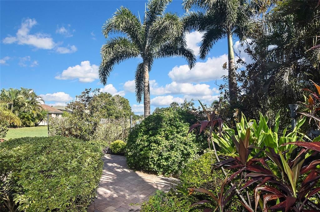 En Venta: $729,900 (3 camas, 2 baños, 2380 Pies cuadrados)