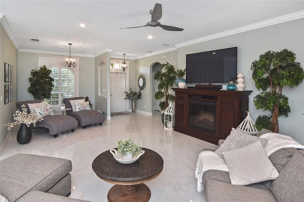 En Venta: $729,900 (3 camas, 2 baños, 2380 Pies cuadrados)