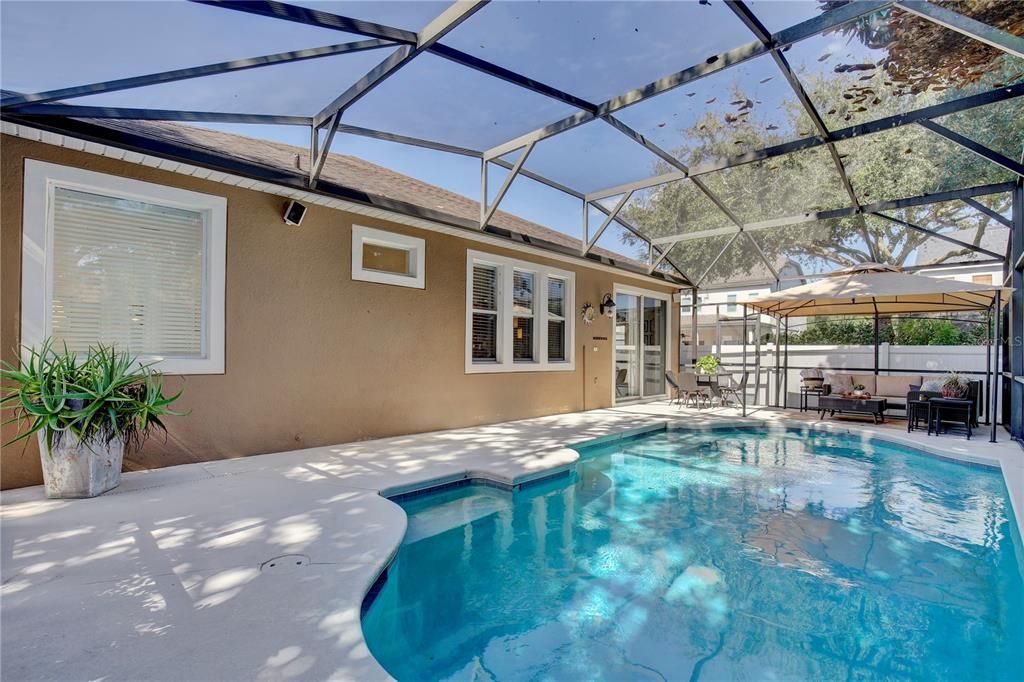 En Venta: $625,000 (4 camas, 3 baños, 2427 Pies cuadrados)