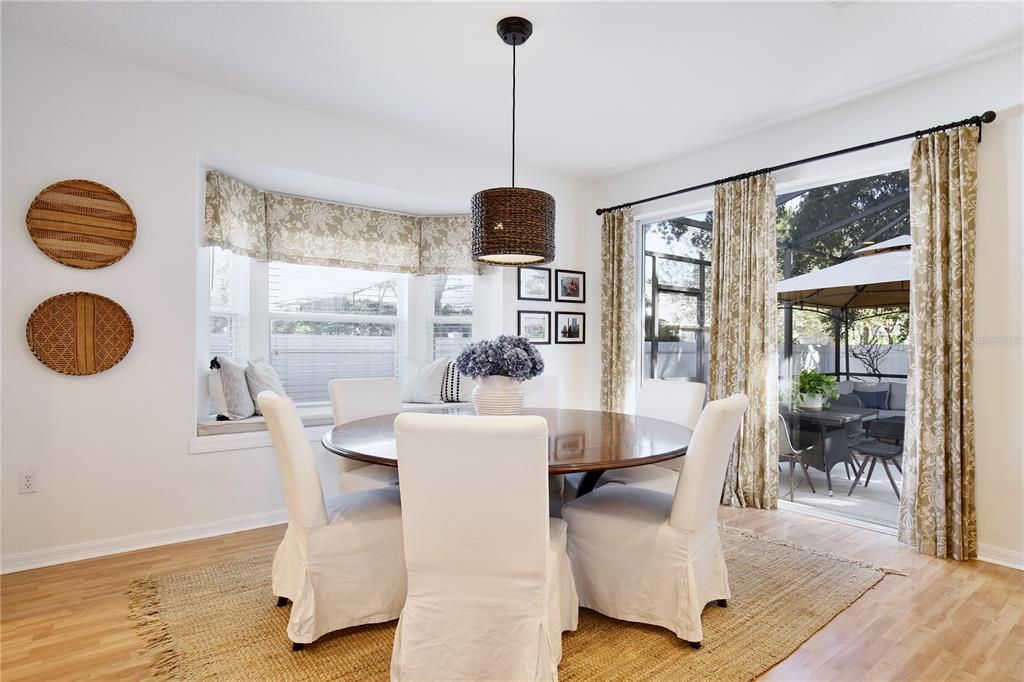 En Venta: $625,000 (4 camas, 3 baños, 2427 Pies cuadrados)