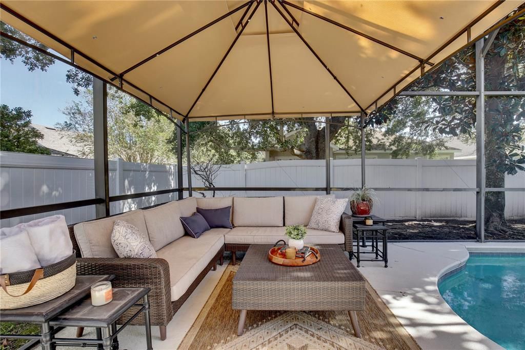 En Venta: $625,000 (4 camas, 3 baños, 2427 Pies cuadrados)