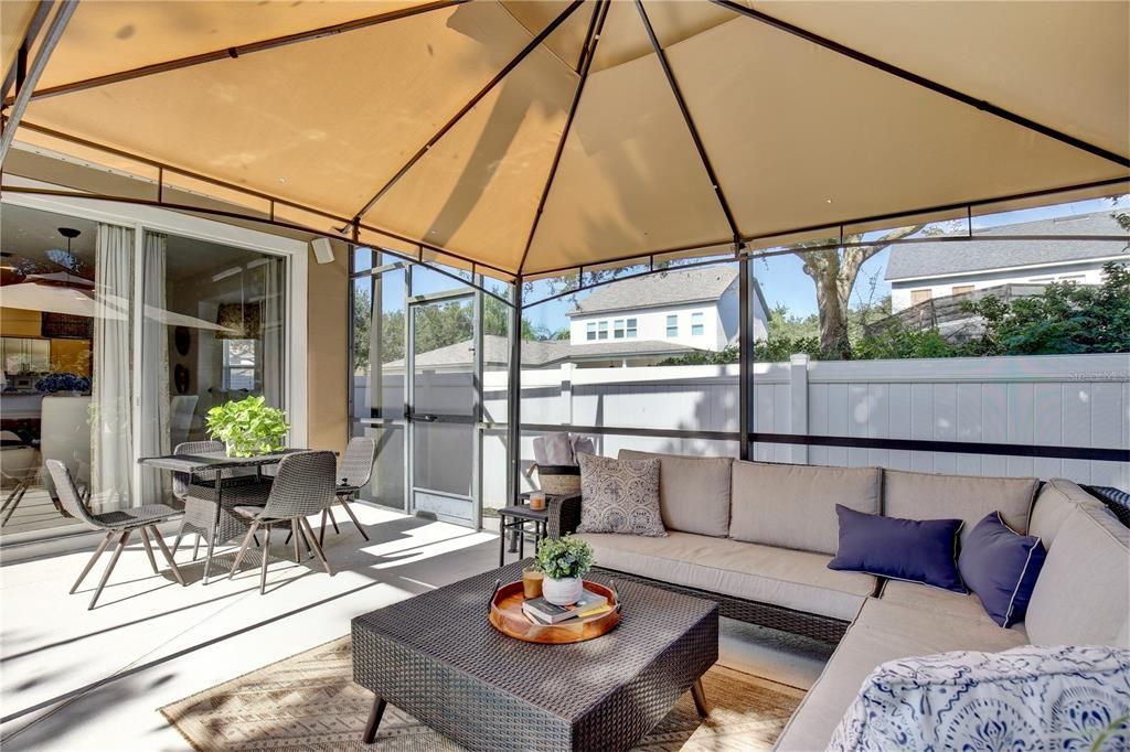 En Venta: $625,000 (4 camas, 3 baños, 2427 Pies cuadrados)