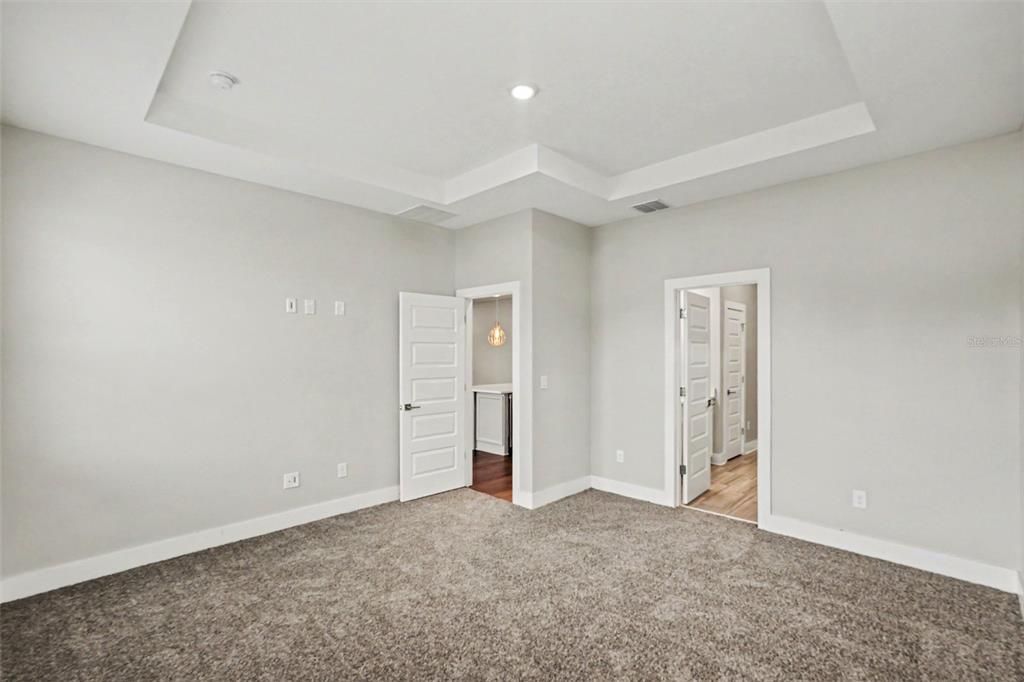 На продажу: $389,900 (3 спален, 2 ванн, 1694 Квадратных фут)
