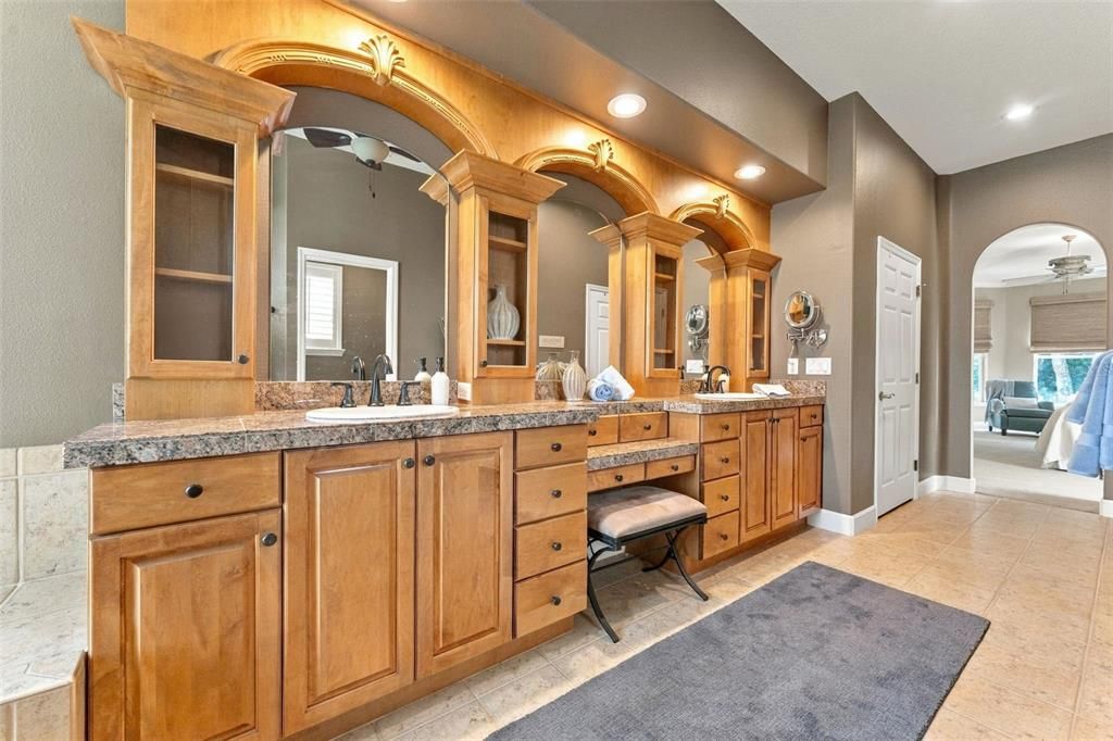 For Sale: $1,200,000 (3 beds, 3 baths, 3127 Square Feet)