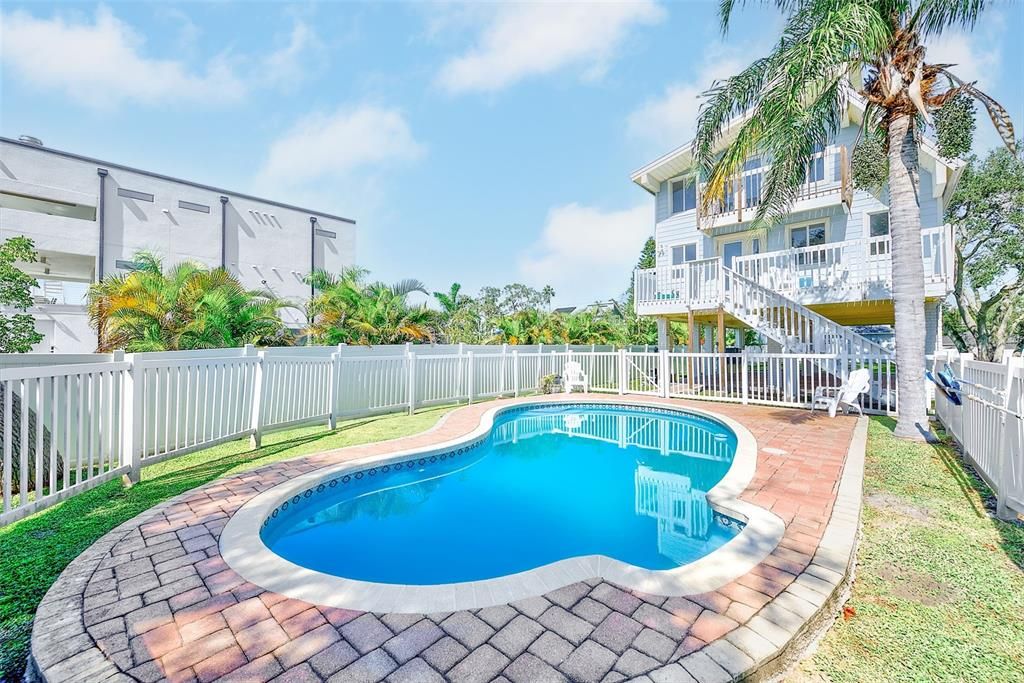 For Sale: $745,000 (3 beds, 2 baths, 1632 Square Feet)