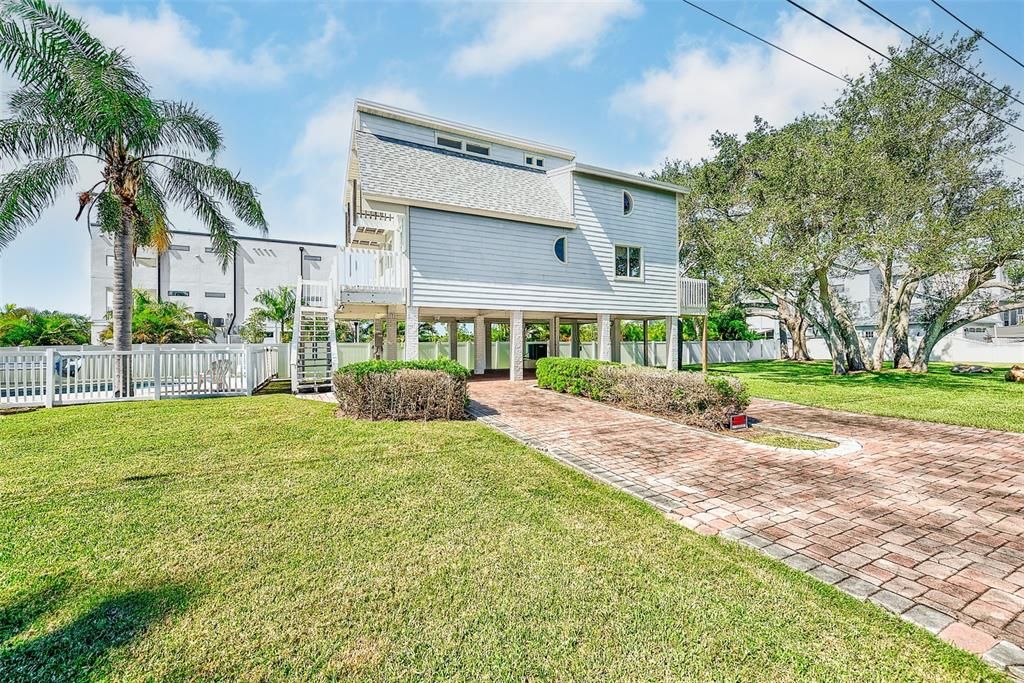 For Sale: $745,000 (3 beds, 2 baths, 1632 Square Feet)