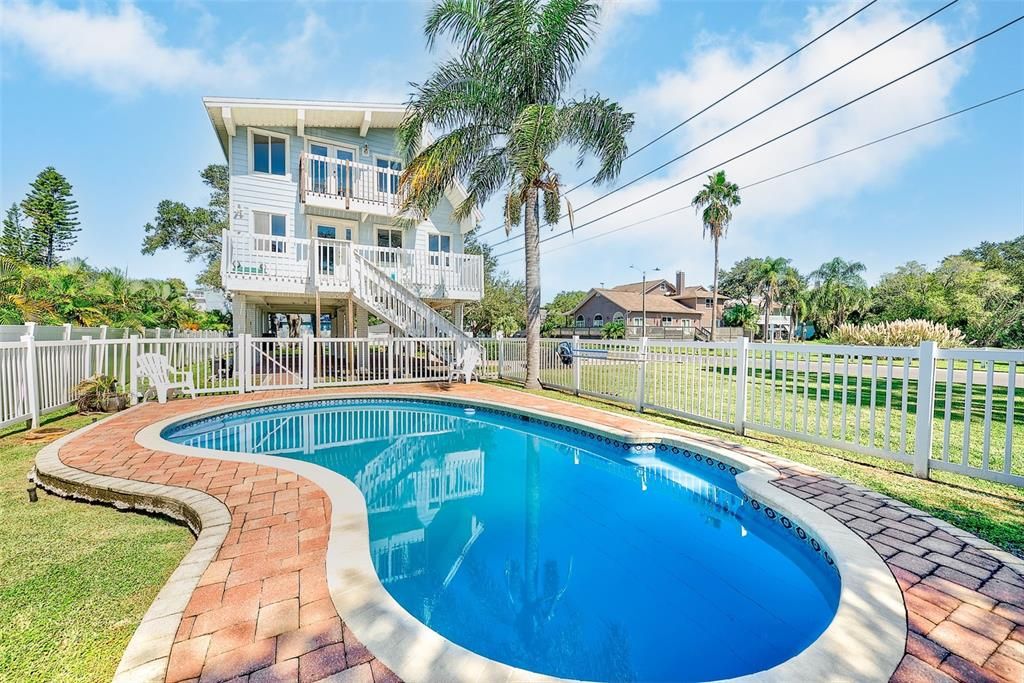 For Sale: $745,000 (3 beds, 2 baths, 1632 Square Feet)