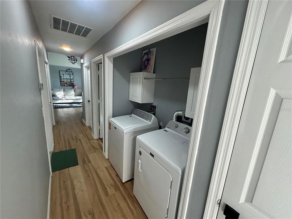 На продажу: $314,999 (3 спален, 2 ванн, 1352 Квадратных фут)
