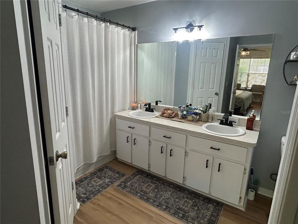 На продажу: $314,999 (3 спален, 2 ванн, 1352 Квадратных фут)
