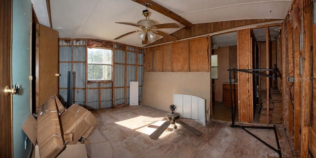 На продажу: $25,000 (3 спален, 2 ванн, 924 Квадратных фут)