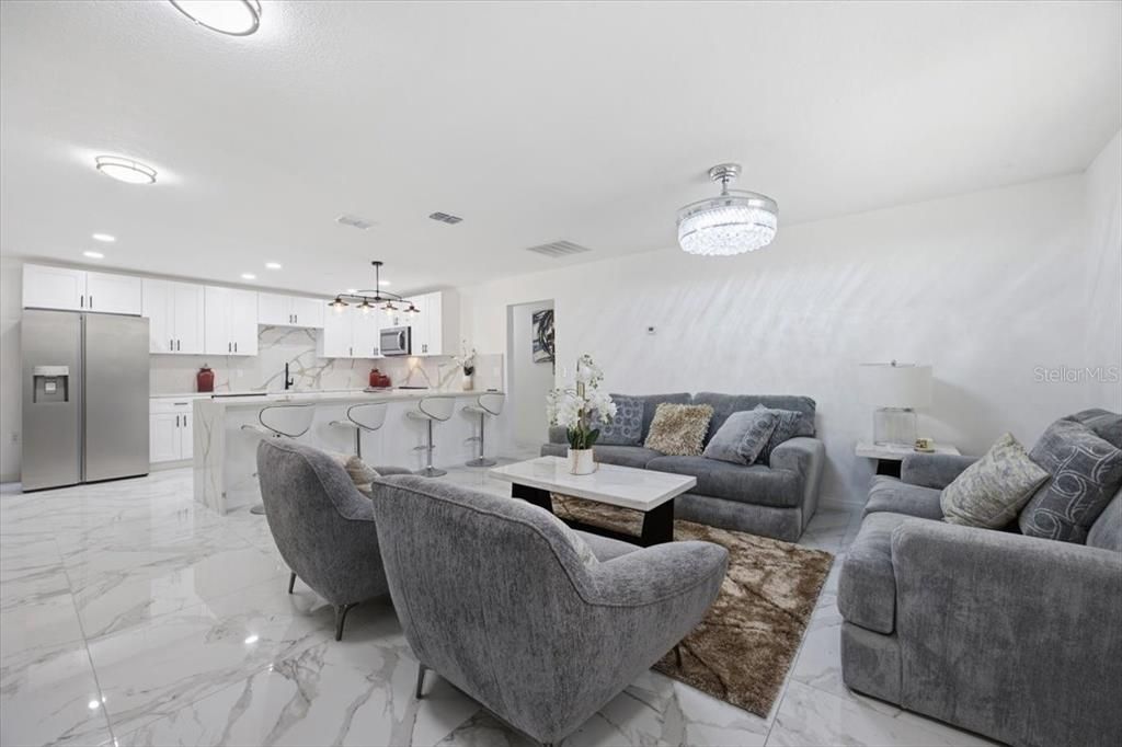 На продажу: $437,000 (4 спален, 2 ванн, 2113 Квадратных фут)