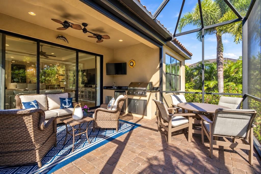 En Venta: $579,000 (3 camas, 2 baños, 1945 Pies cuadrados)
