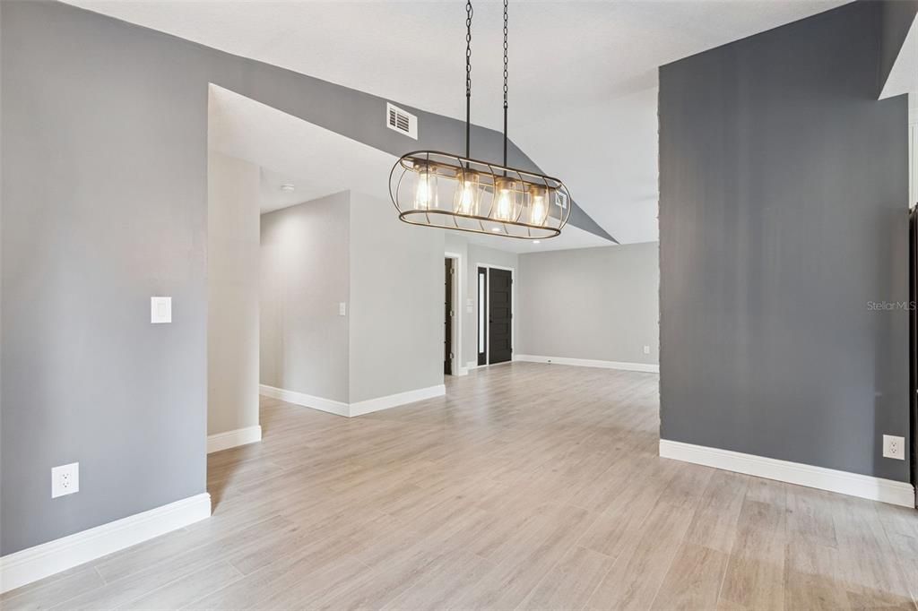 На продажу: $359,900 (3 спален, 2 ванн, 1441 Квадратных фут)