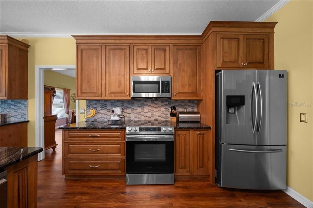 For Sale: $360,000 (3 beds, 2 baths, 1594 Square Feet)