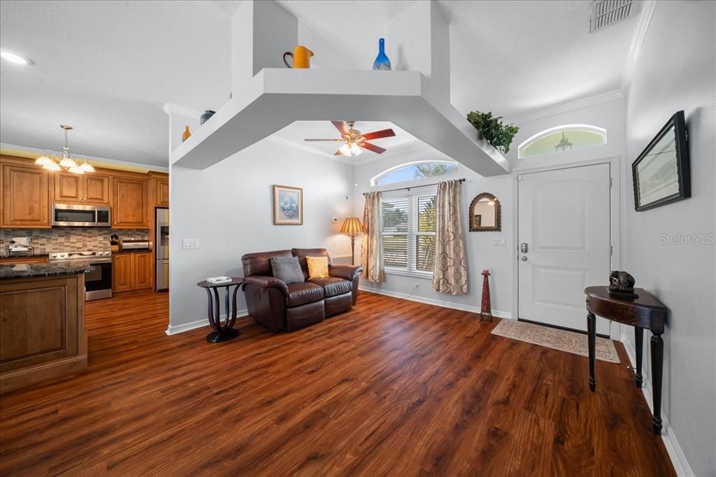 For Sale: $360,000 (3 beds, 2 baths, 1594 Square Feet)