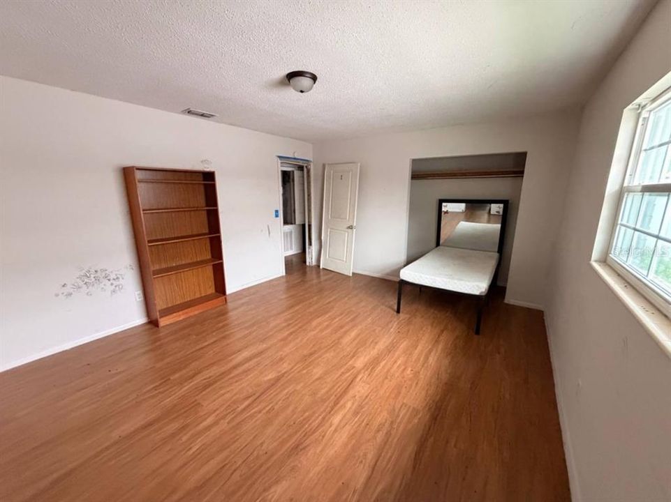 En Venta: $149,990 (4 camas, 3 baños, 1558 Pies cuadrados)