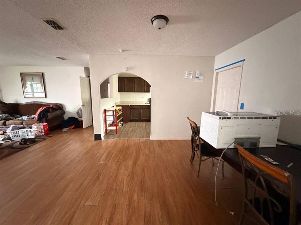 En Venta: $149,990 (4 camas, 3 baños, 1558 Pies cuadrados)