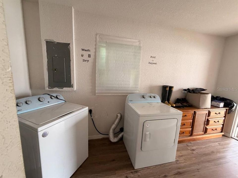 En Venta: $149,990 (4 camas, 3 baños, 1558 Pies cuadrados)